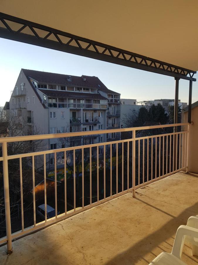 Rajiceva 5- Apartman Sa Prostranom Terasom I Garaznim Mestom Kragujevac Exterior foto